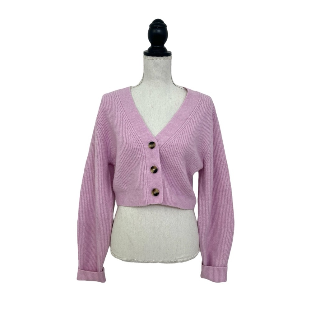 H&M Light Pink Kawaii Cropped Cardigan Sweater